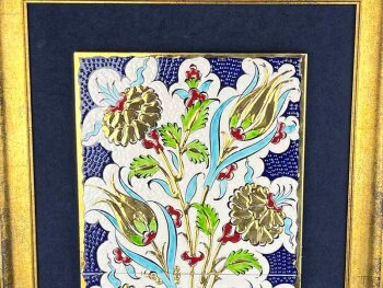 Altın Detaylı Lale ve Karanfil Bahçesi İznik Çini Pano 40 x 20 cm - Çini Evi (1)