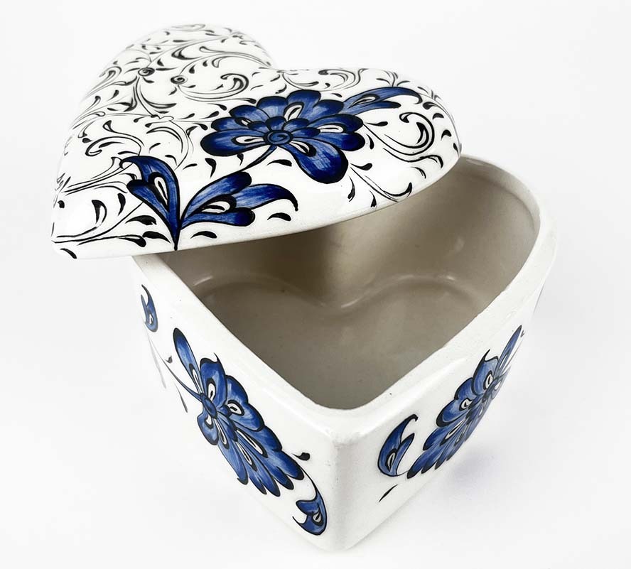 Blue Lotus Heart-Shaped Ceramic Keepsake Box with Golden Horn Ornamentation - 2