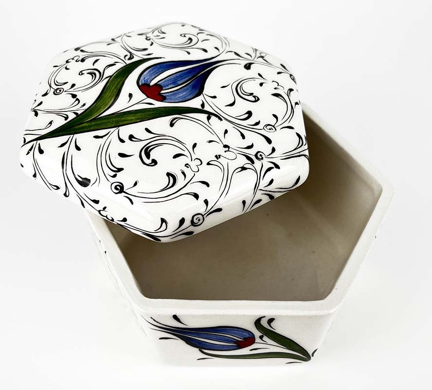 Boîte Hexagonale en Céramique à Tulipe Bleue & Motifs Haliç - 2