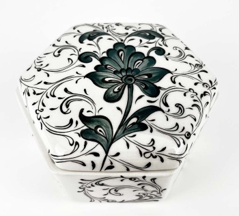 Boîte Hexagonale en Céramique à Tulipes Rouges – Artisanale & Multifonction - Çini Evi