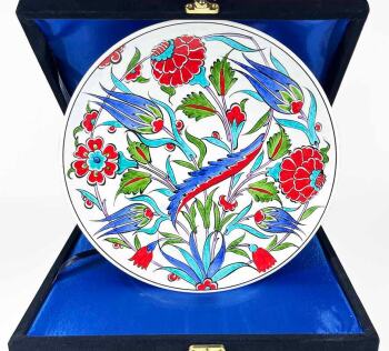 « Couleurs du Printemps » – Assiette Décorative en Céramique d’İznik - Çini Evi