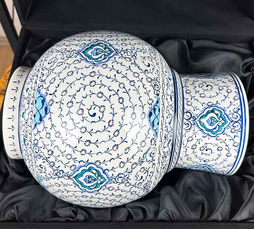 Haliç Motifli İznik Çini Şah Vazo - 2