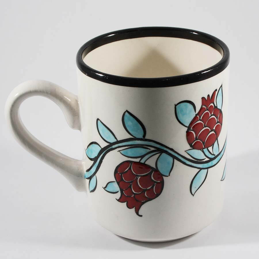 Handgefertigte Kaffeetasse mit Granatapfelmotiv - 2