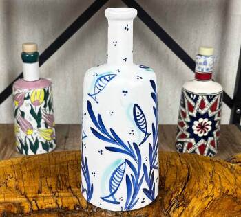 Handgefertigter Olivenölspender mit blauen Fischmotiven 550 ml - Çini Evi