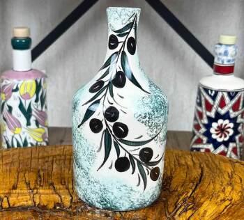 Handgefertigter Olivenölspender mit türkisfarbener Struktur und Olivenzweigmotiv 410 ml - Çini Evi
