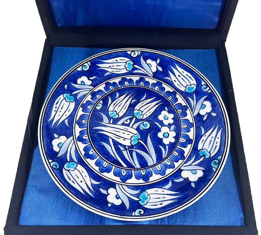İznik Çini Tabak | Mavi Beyaz Lale Bahçesi Desenli 18 cm - 2