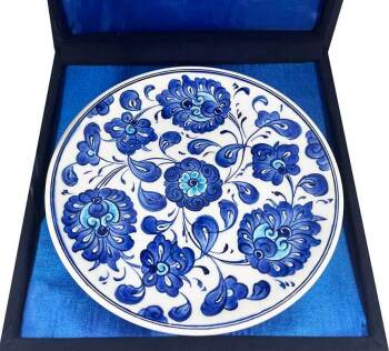 İznik Çini Tabak | Mavi Hatayi Çiçek Desenli 18 cm - 2