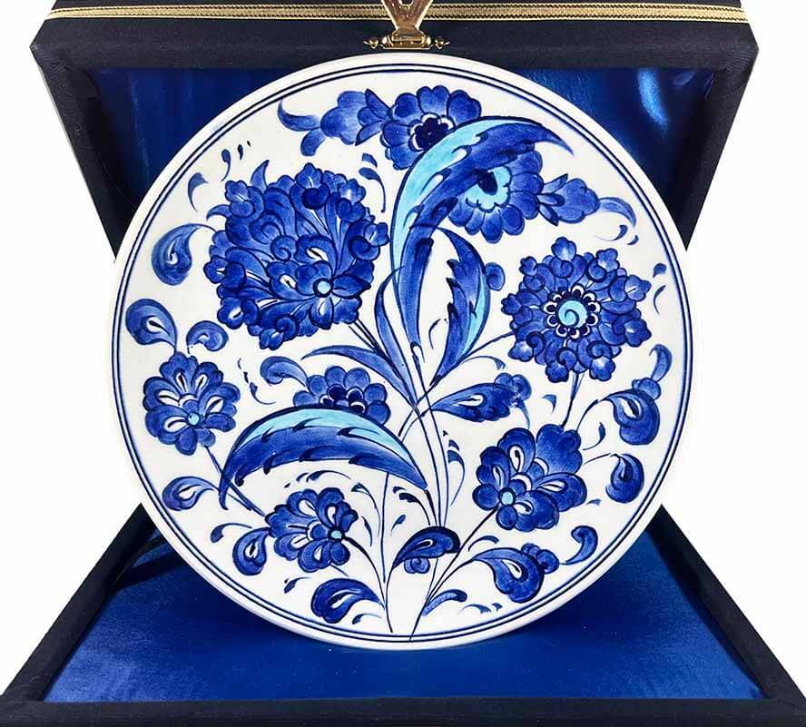 İznik Çini Tabak | Mavi Lotus ve Saz Yaprağı Desenli 18 cm - 1