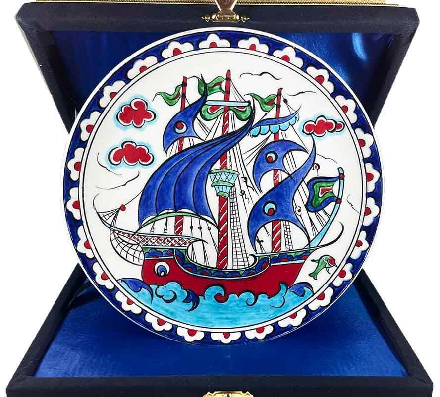 İznik Çini Tabak | Osmanlı Kalyon Motifli 18 cm - 1