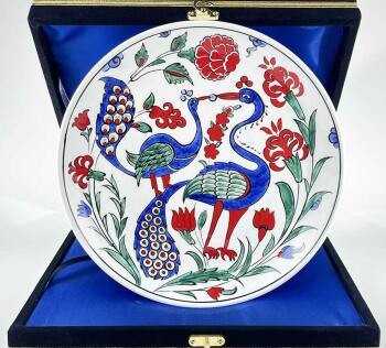 « Jardin aux Paons » – Assiette Décorative en Céramique d’İznik - Çini Evi