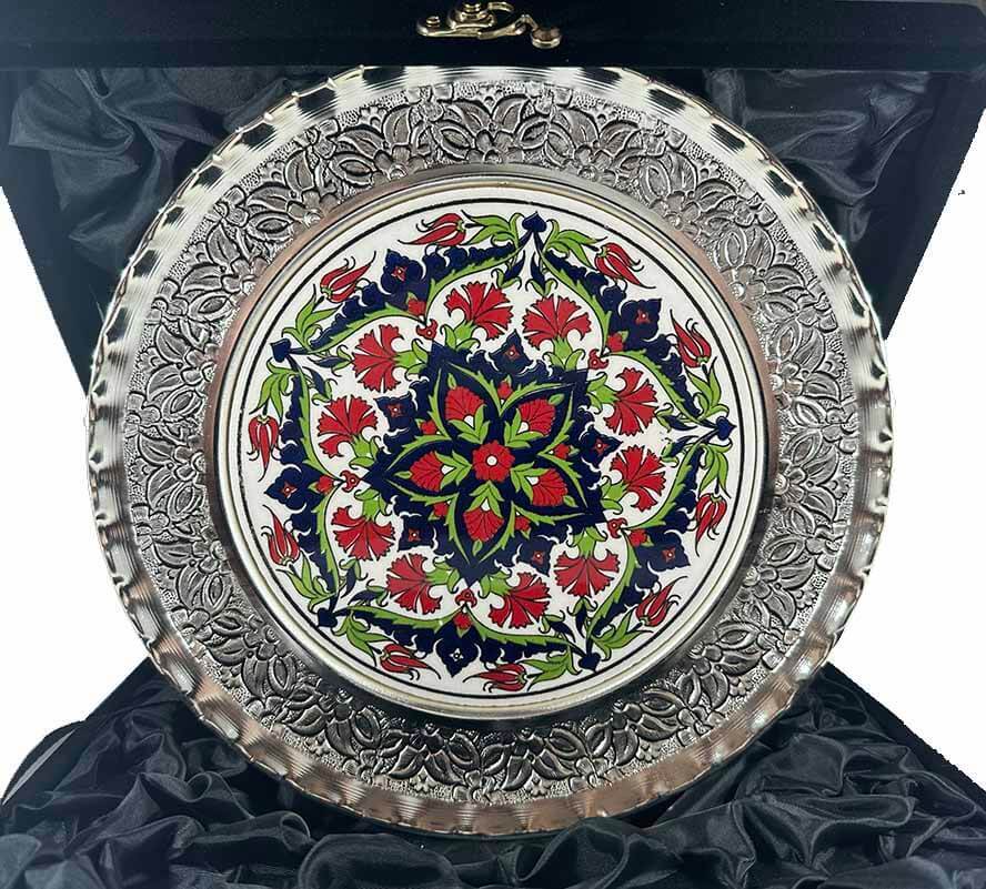 Karanfil Bahçesi Gümüş Kaplama Çini Tabak - 1