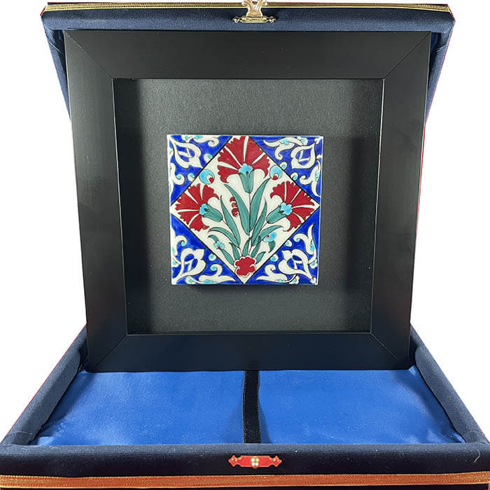 Karanfil Çiçeği Desenli Çini Plaket - 1