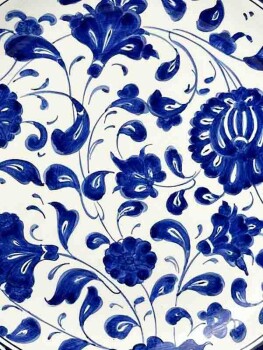 Kaymakama Hediye Mavi Beyaz Lotus Motifli İznik Çini Tabak - Çini Evi (1)
