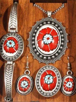 Kırmızı Tasarım İznik Çini Takı Seti - 2