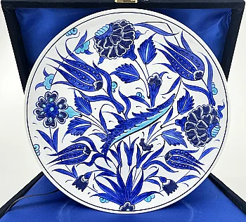 Kültürel Hediye Kobalt Lale ve Karanfil Motifli 25 cm İznik Çini Tabak - 1