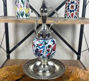 Lacivert Karanfil ve Kırmızı Lale Motifli Gümüş Kaplama İznik Çini İbrik Seti - Çini Evi