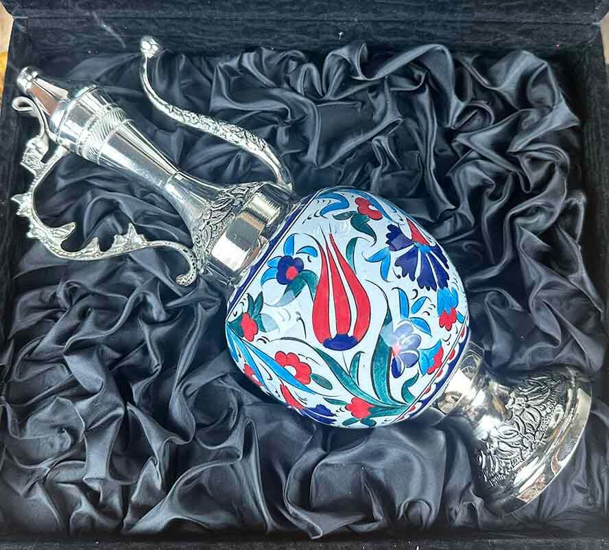 Lacivert Karanfil ve Kırmızı Lale Motifli Gümüş Kaplama İznik Çini İbrik Seti - 3