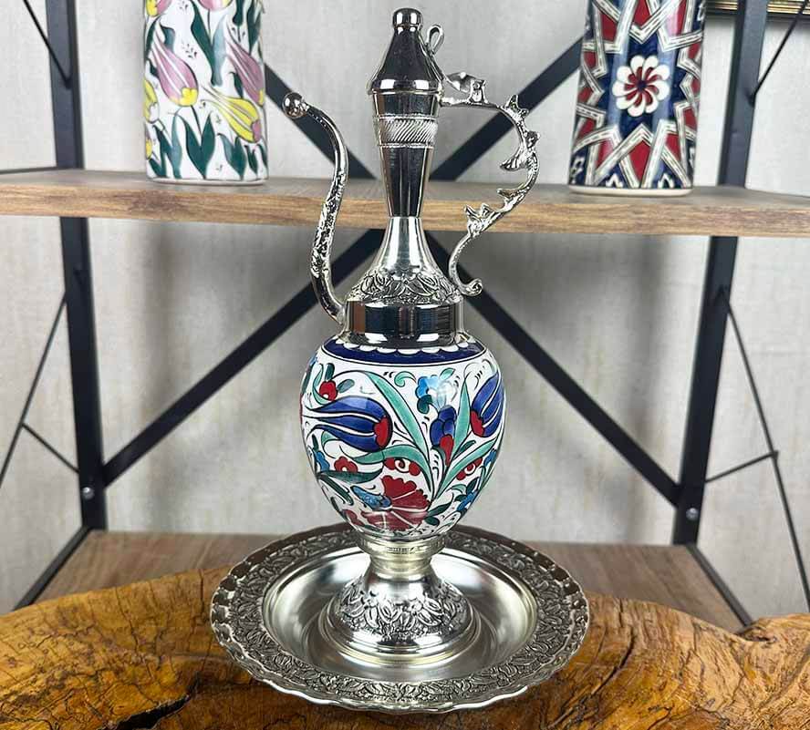 Lacivert Lale ve Kırmızı Karanfil Motifli Gümüş Kaplama İznik Çini İbrik Seti - 1