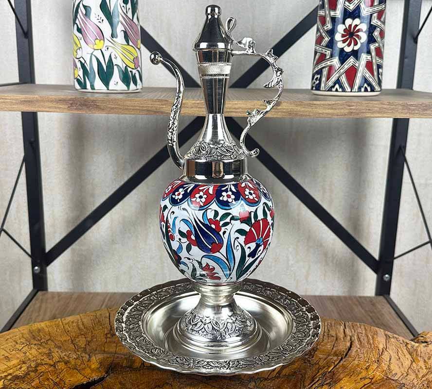 Lale ve Karanfil Zarafeti – Gümüş Kaplama İznik Çini İbrik Seti - 1
