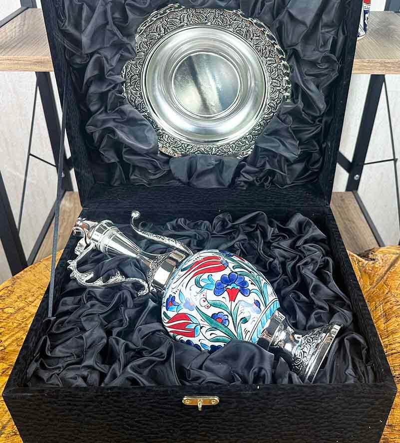 Mavi Karanfil ve Kırmızı Lale Motifli Gümüş Kaplama İznik Çini İbrik Seti - 2