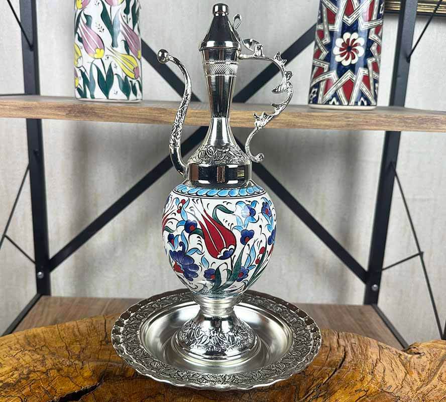 Mavi Karanfil ve Kırmızı Lale Motifli Gümüş Kaplama İznik Çini İbrik Seti - 1
