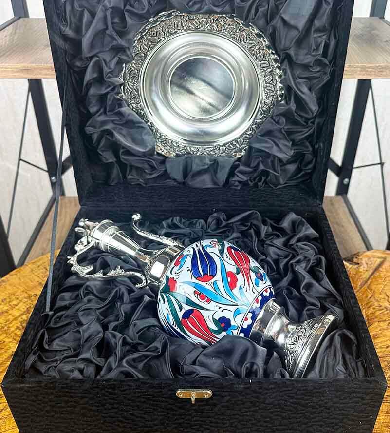 Prestijli Kültürel Hediye – Gümüş Kaplama İznik Çini İbrik Seti - 2