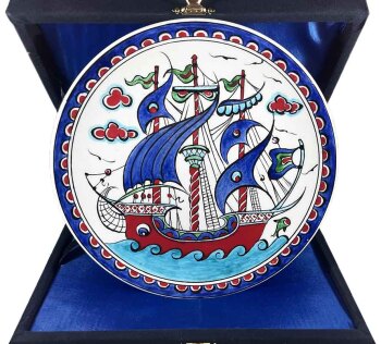 İznik Çini Tabak | Osmanlı Denizci Kalyon Motifli 18 cm - Çini Evi