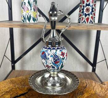 طقم إبريق خزفي من إزنيق بزخارف التوليب الأزرق مطلي بالفضة - Çini Evi