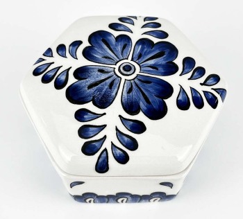 Traditional Blue Pench Motif Hexagonal Ceramic Keepsake Box - Çini Evi