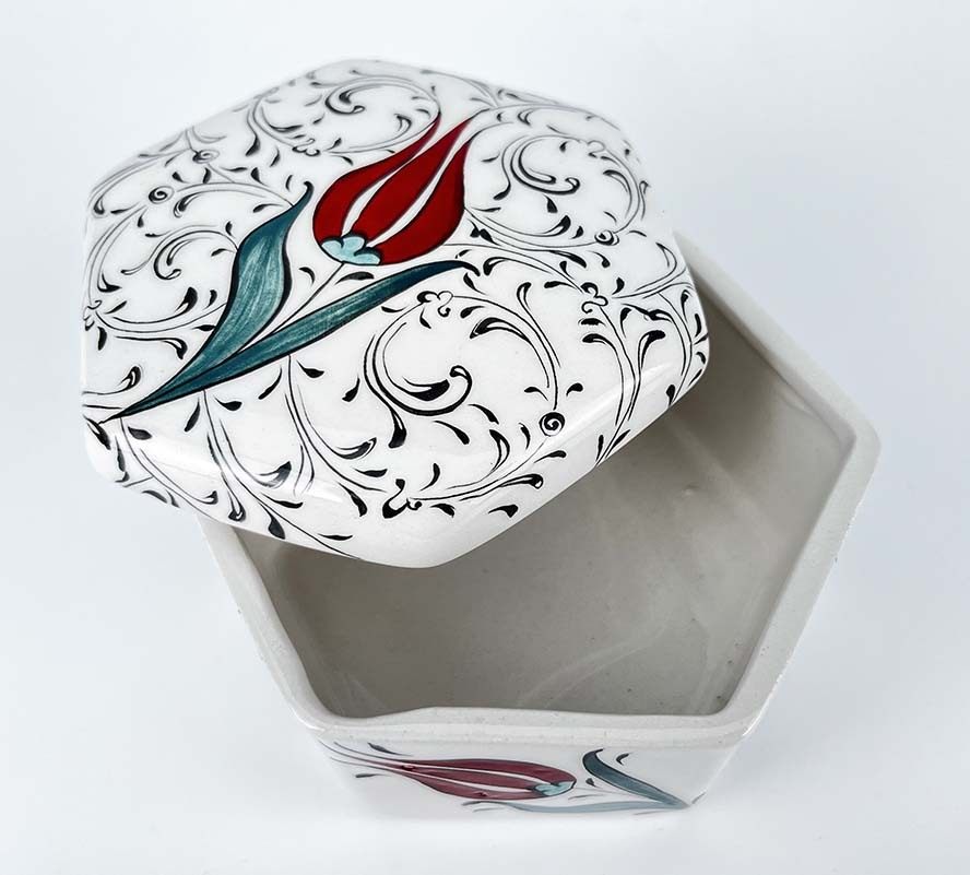 Keramikdose mit Roter Tulpe – Geschenk zur Verlobung - 2
